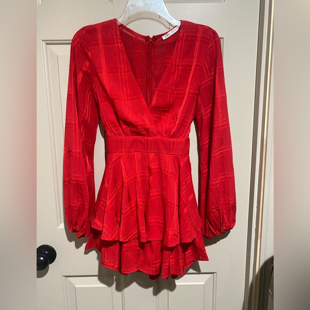 Elegant Red V-Neck Romper - Picture 2 of 6